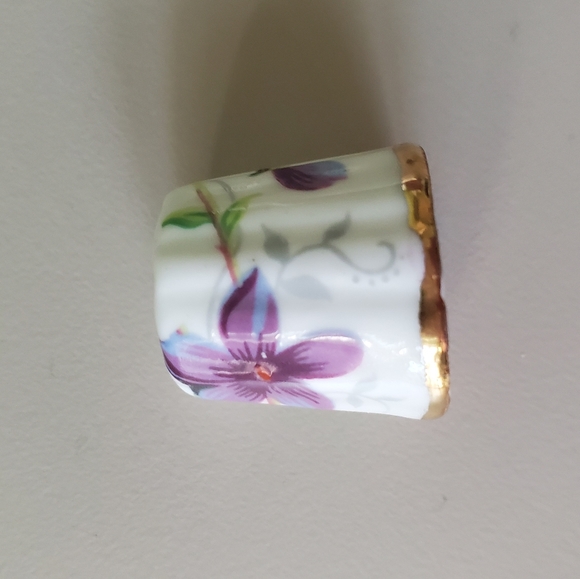 Canadian Superior Fine Bone China Dish & Thimble - Picture 5 of 14